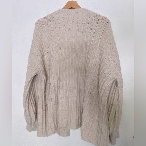 TRULY MADLY DEEPLY OATMEAL COLORED OPEN FRONT KNIT CARDIGAN UO SIZE MEDIUM - Picture 4 of 4